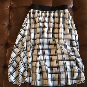 Med LuLaRoe Lola Skirt Black/White